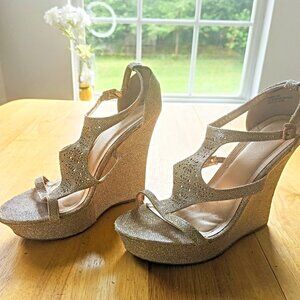 GOLD Sparkly-Metallic Strappy Platform Wedges Sz 10
